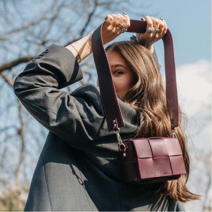 lola burgundy
